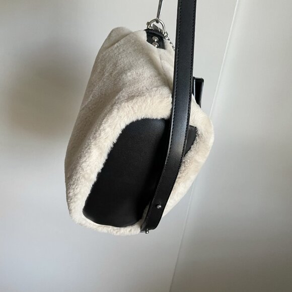 House of Harlow 1960 Cream Faux Fur Bag Crossbody Bucket Shoulder Tote Cardcase - Picture 9 of 15